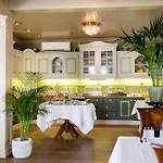 Walaker Hotel