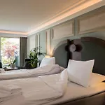 Walaker 3*