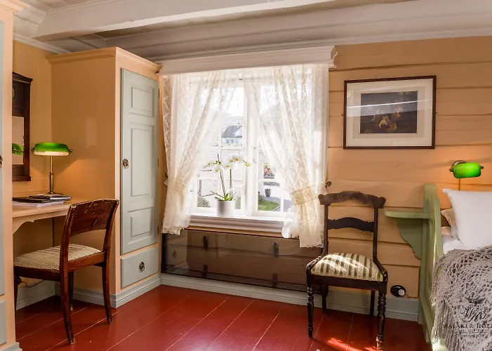 Walaker Hotel